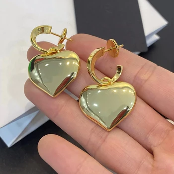 Европейско-американские серьги-сердечки из 24-каратного золота с латунным покрытием, женские Дизайнерские украшения высшего качества. Тренд
